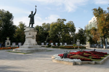 FILE PHOTO: A general view shows a monument to Stefan cel Mare, voivode (or prince) of Moldavia from 1457 to 1504, in central Chisinau, Moldova, October 9, 2016. REUTERS/Gleb Garanich/File Photo