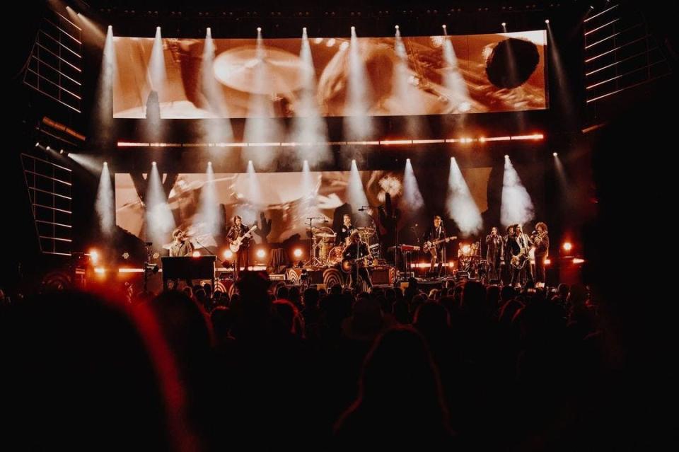 Needtobreathe, live, in concert