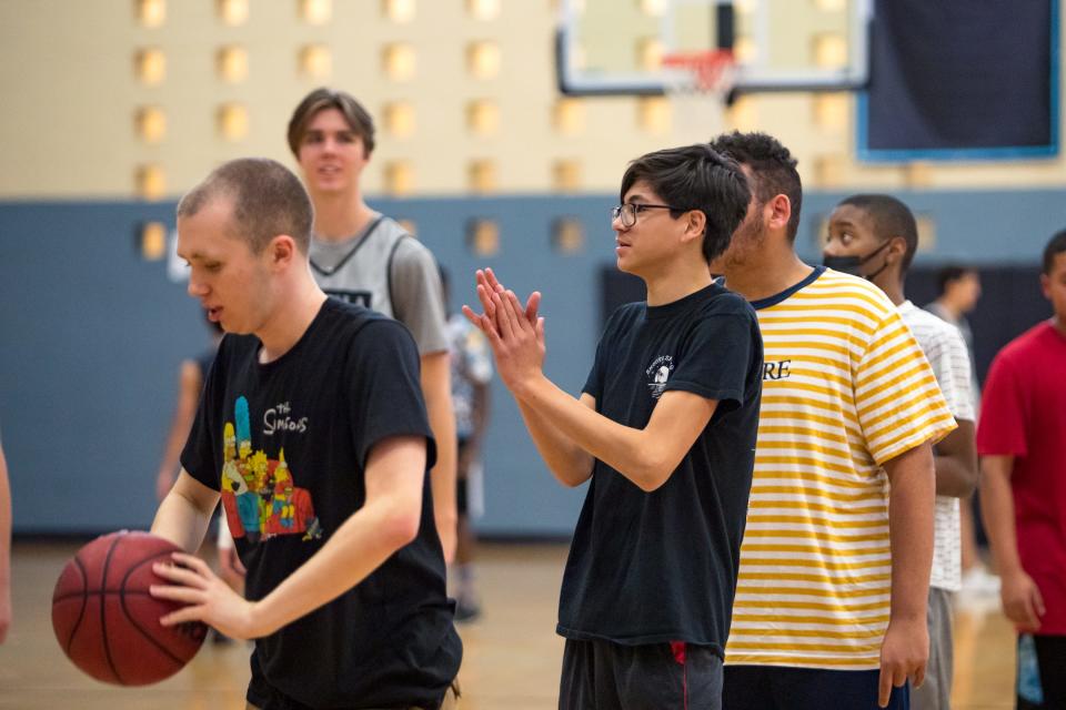 Buckeye Union High School District Unified Basketball practices in the Estrella Foothills High School gym in Goodyear, Ariz., on Jan 24, 2022.