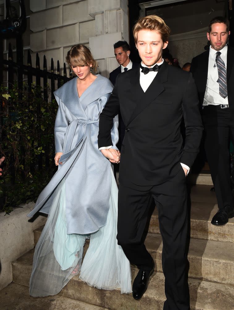 Swift y Joe Alwyn. People