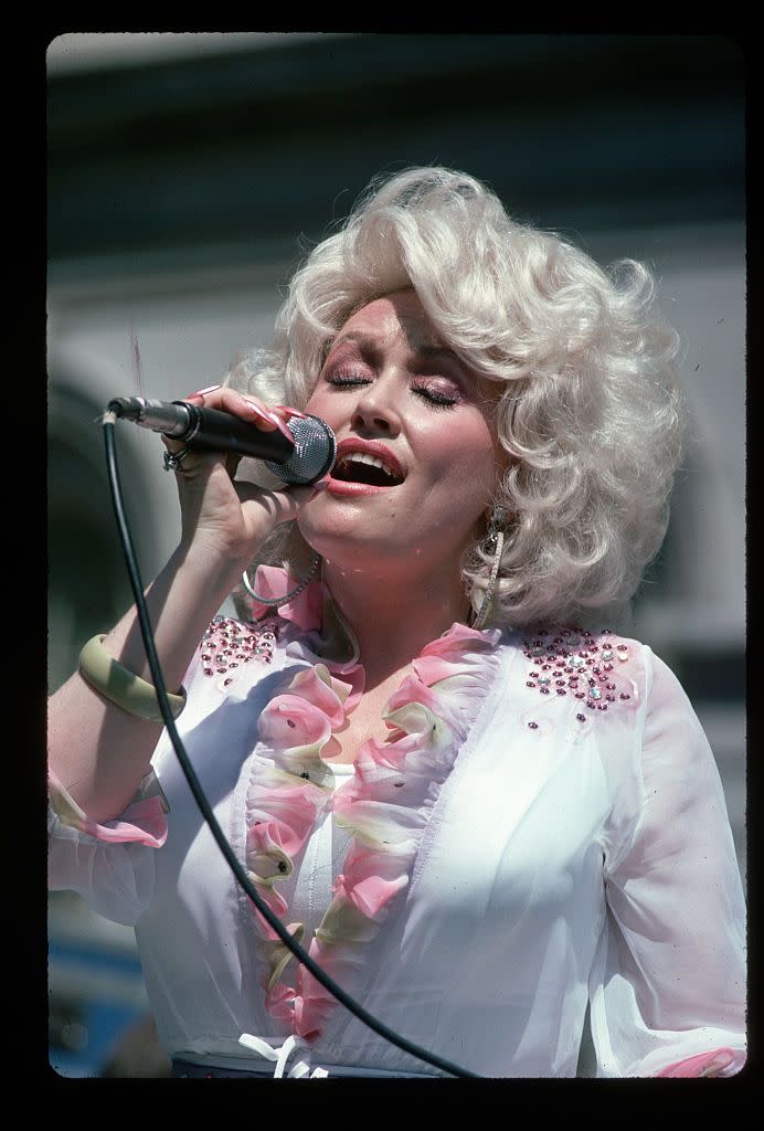 dolly parton young photos 1981