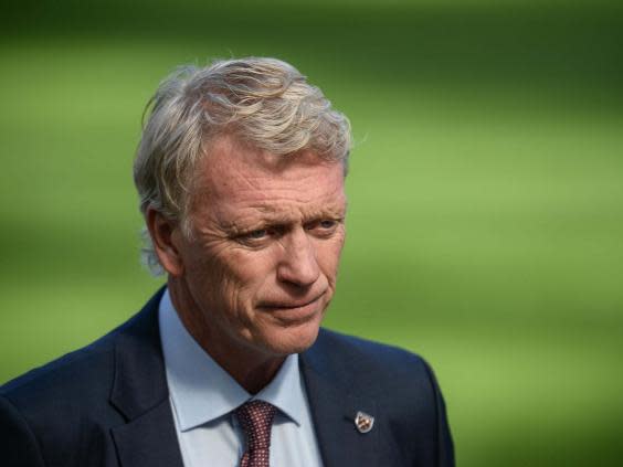 David Moyes looks on ahead of kick-off (Getty)