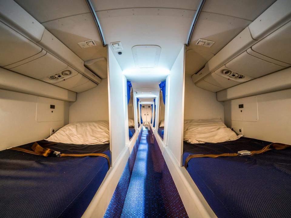 Luxury cabin for airplane crew that enables them to rest and sleep during flight