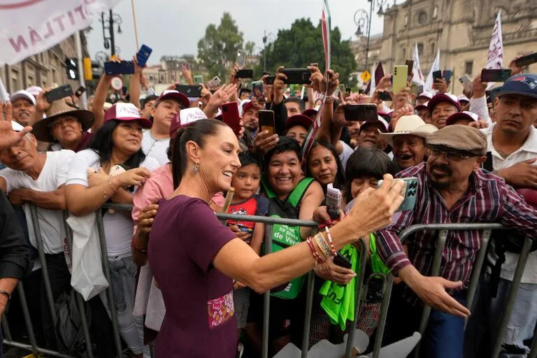 Claudia Sheinbaum, la primera mujer presidenta de méxico en el Zócalo