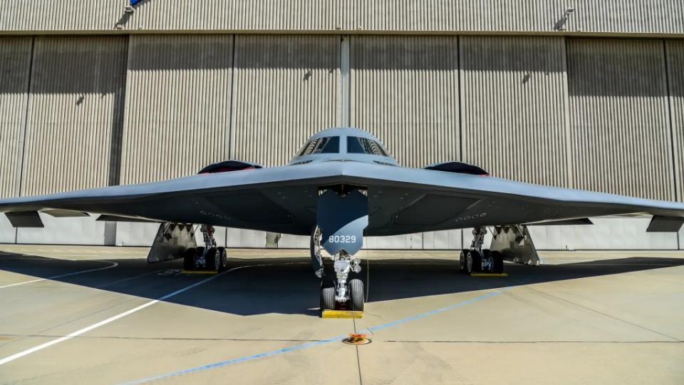 A head-on view of a B-2. <em>U.S. Air Force</em> A B-2A bomber at Northrop Grumman’s facility within the US Air Force’s Plant 42 in Palmdale, California. <em>USAF</em>