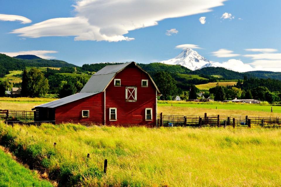 mountainous landforms, cloud, farm, pasture, highland, house, natural landscape, landscape, land lot, rural area,