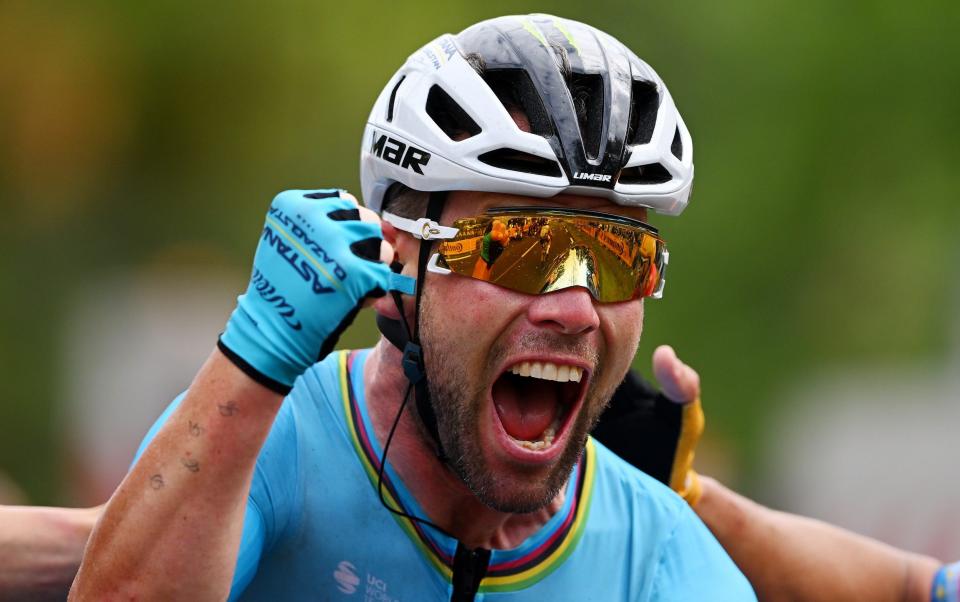 Mark Cavendish celebrates