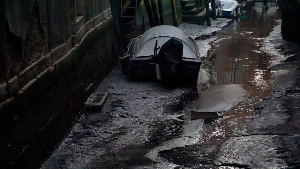 El fondo de lodo del Rio de San Beneto en el distrito de San Marcos.