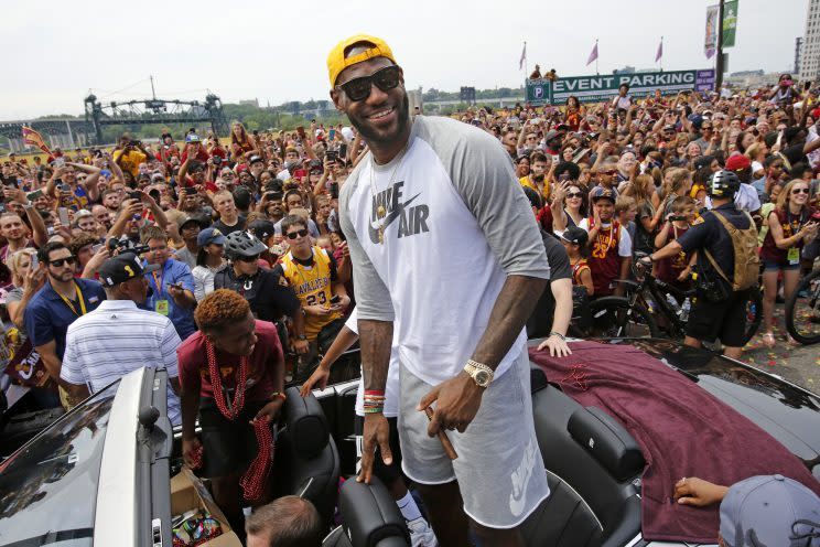 LeBron James wants the Cavs to re-sign J.R. Smith. (AP)