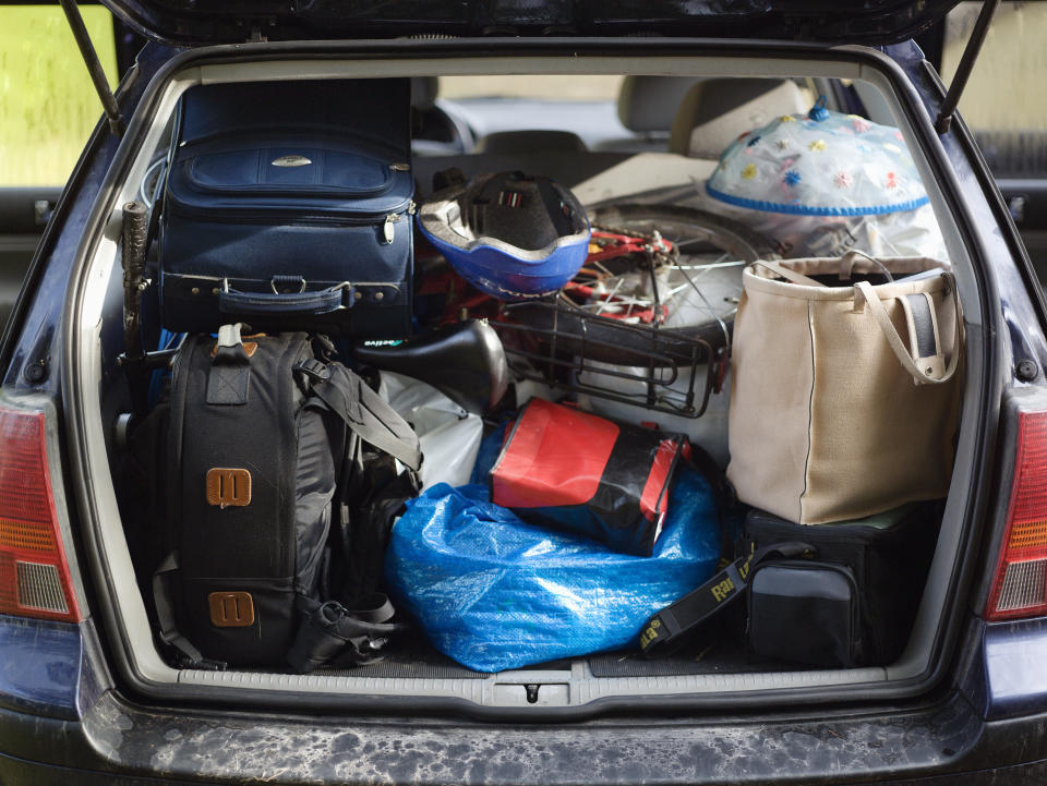 Todas sus pertenencias están almacenadas en el maletero del coche en el que viven desde hace seis semanas. (Foto: Getty Images)