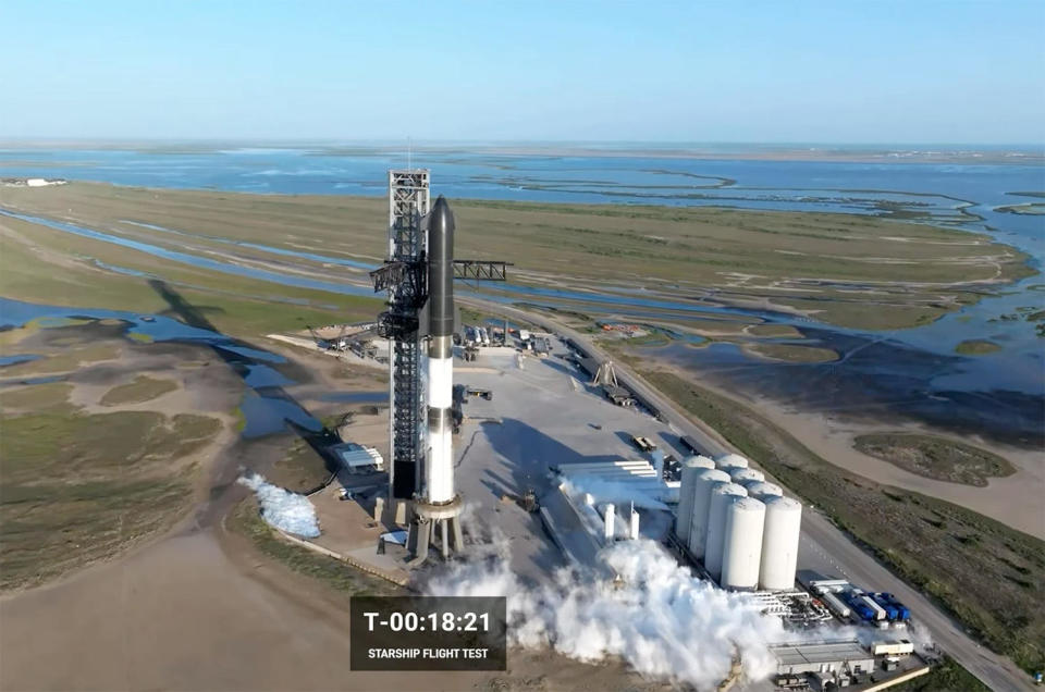 Another view of the SpaceX Starship rocket and its launch pad at the company's Boca Chica, Texas, flight test facility. / Credit: SpaceX