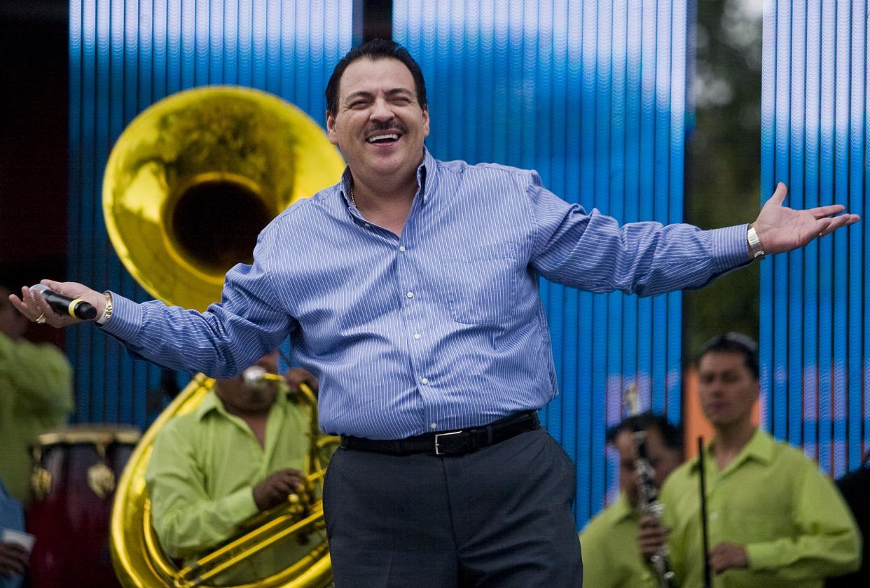 MEXICO CITY, MEXICO - MAY 01:  Julio Preciado performs during the celebrations of Day of the Painter at Six Flags on 01 May 1, 2011 in Mexico City, Mexico (Photo by Angel Delgado/Clasos.com/LatinContent via Getty Images)