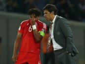 Soccer Football - 2018 World Cup Qualifications - Europe - Georgia vs Wales - Boris Paichadze Dinamo Arena, Tbilisi, Georgia - October 6, 2017 Wales manager Chris Coleman speaks with Ashley Williams Action Images via Reuters/Peter Cziborra