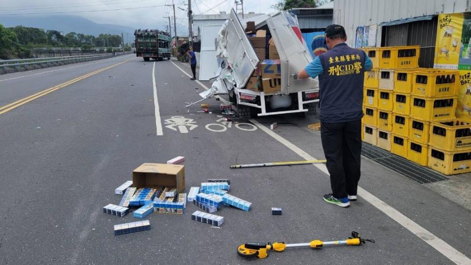 機車托運大貨車撞死路邊送貨員(圖/台東關山分局提供)