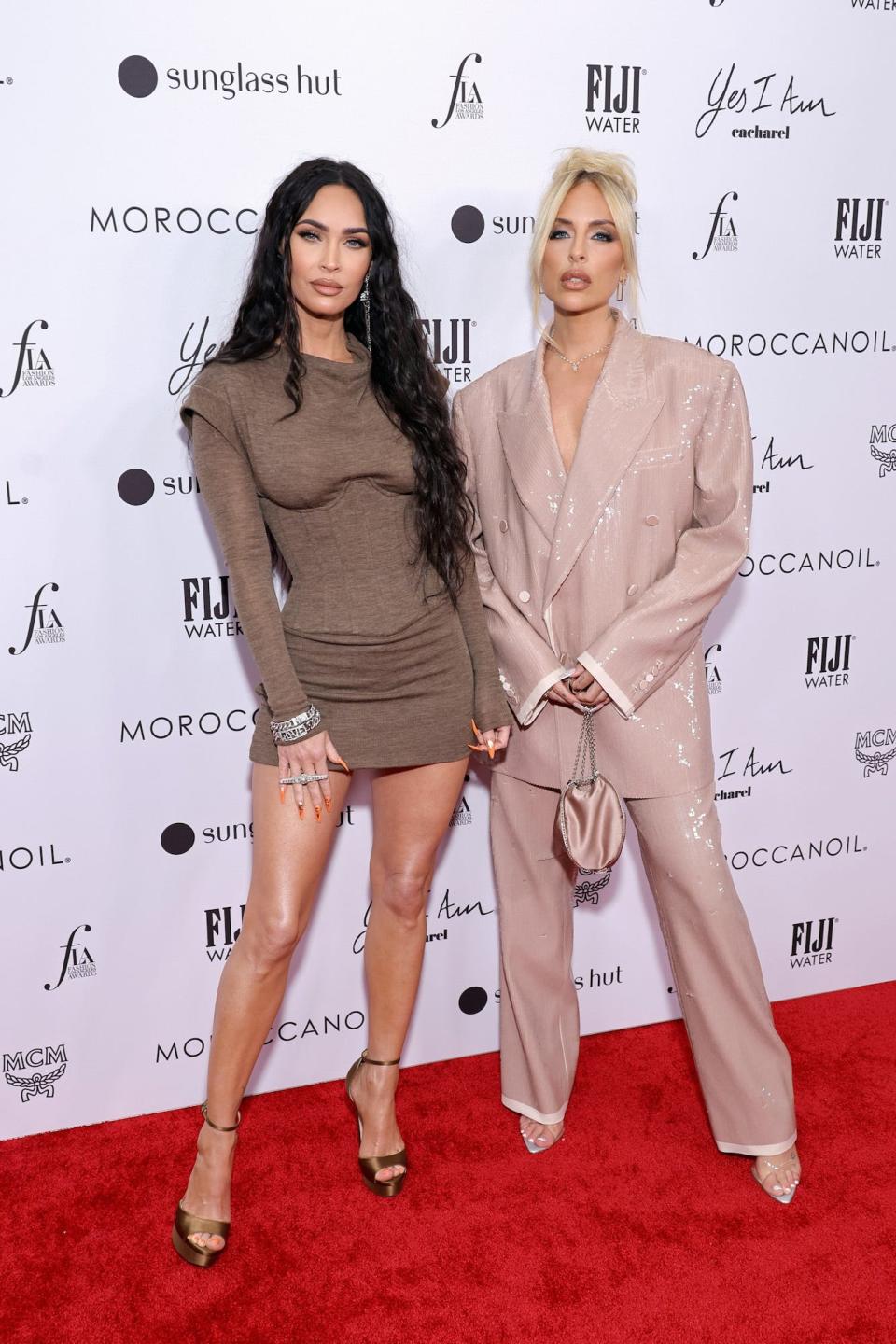 Megan Fox and Maeve Reilly at The Daily Front Row's fashion awards on April 10, 2022.