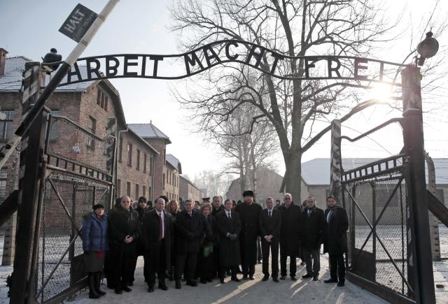 Cinéfagos on X: Hoy es el Día Internacional de Conmemoración en Memoria de  las Víctimas del Holocausto. Un día como hoy se liberó el Campo de  Exterminio de Auschwitz. Uno de los