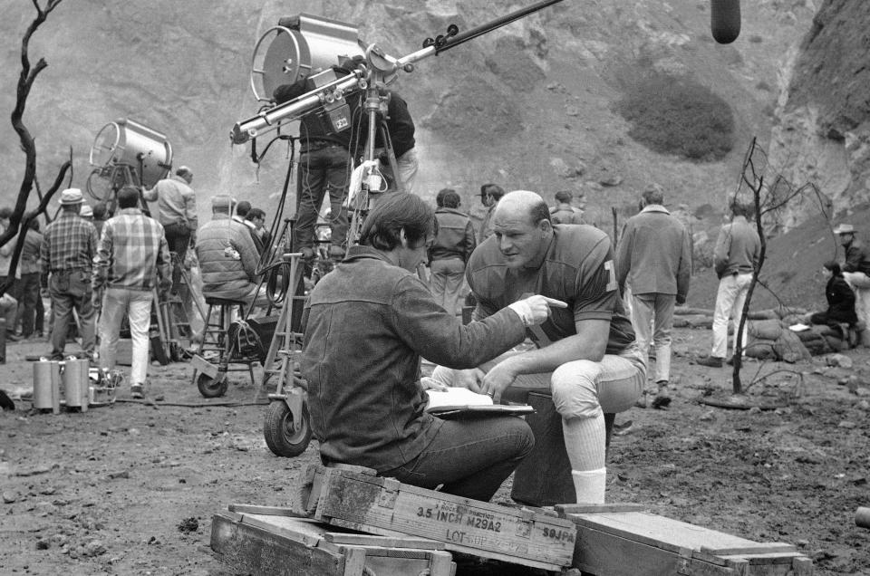 Football player Ray Nitschke, making his acting debut, with Jack Nicholson on the set of ‘Head.’ (Photo: AP/Harold Filan)