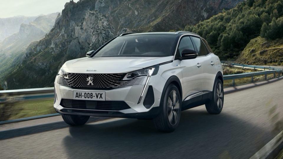 本月入主Peugeot 3008 SUV、指定車型享現金優惠，加贈3年3萬公里免費保養及最高10萬元消費抵用卷。（圖片來源/ Peugeot）