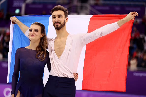 Höhepunkte gibt’s zunächst von diesen beiden: Gabriella Papadakis und Guillaume Cizeron. Gestern legten sie noch etwas viel Haut frei, am Dienstag gelang der Gewinn von Silber.