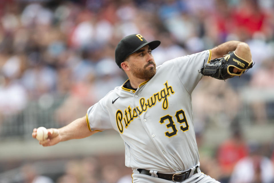 Pittsburgh Pirates starting pitcher Zach Thompson (39) throws in the first inning of a baseball game against the Atlanta Braves, Saturday, June 11, 2022, in Atlanta. (AP Photo/Hakim Wright Sr.)