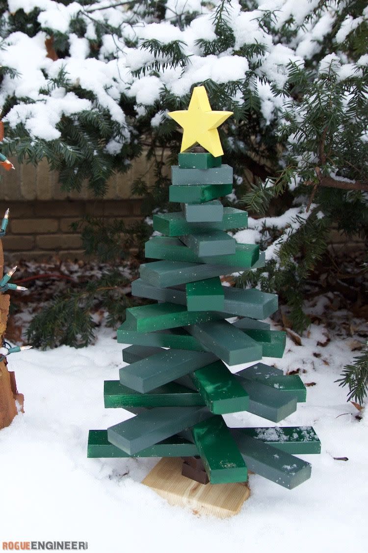 20) Wooden Christmas Tree