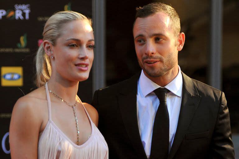 Pistorius, junto a su novia, Reeva Steenkamp