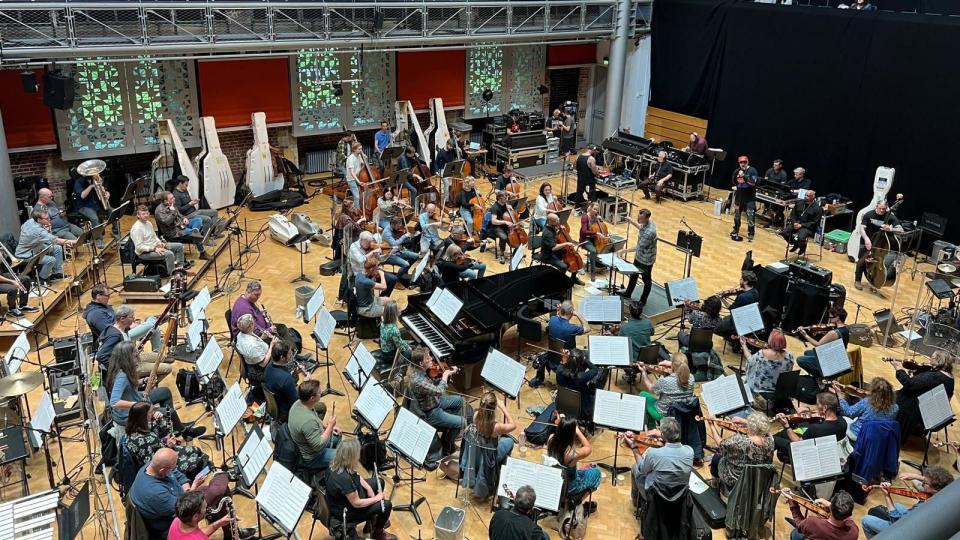 Cypress Hill rehearsing with the London Symphony Orchestra