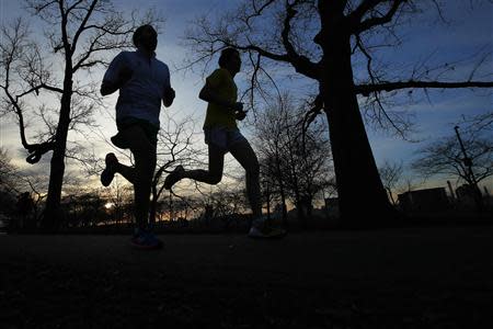 David Chorney and Mike Burnstein (L) train for the Boston Marathon in Boston, Massachusetts, April 3, 2014. REUTERS/Brian Snyder