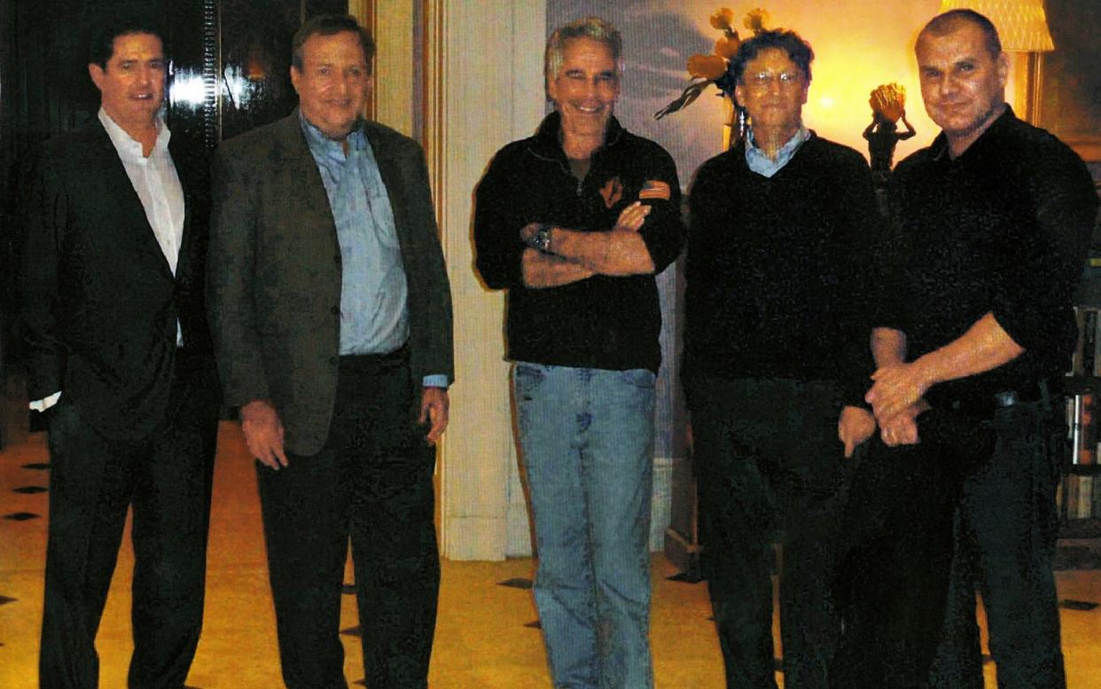t Jeffrey Epstein’s Manhattan mansion in 2011, from left: James E. Staley, at the time a senior JPMorgan executive; former Treasury Secretary Lawrence Summers; Mr. Epstein; Bill Gates, Microsoft’s co-founder; and Boris Nikolic, who was the Bill and Melinda Gates Foundation’s science adviser.  - New York Times