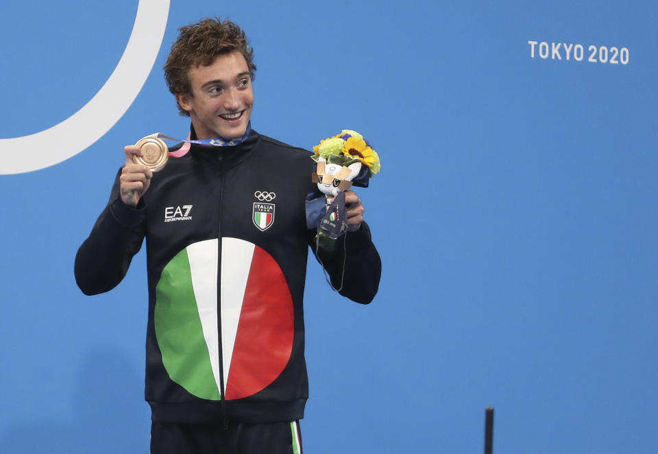 Medalla de Bronce para Federico Burdisso de Italia en los 200 m natación estilo mariposa en los Juegos Olímpicos Tokio 2020. Foto por Jean Catuffe/Getty Images.