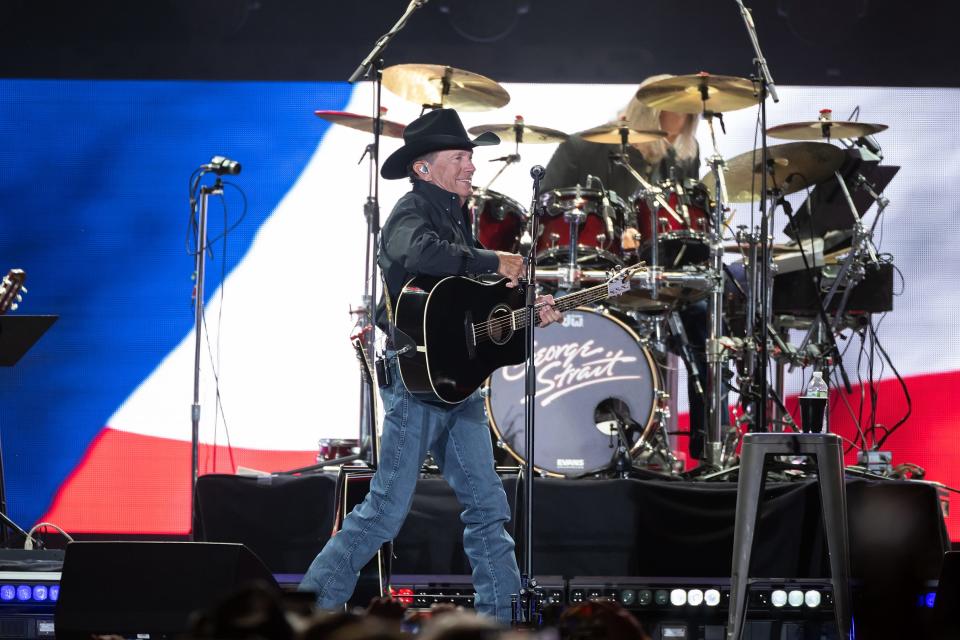 George Strait performs for his first Milwaukee show since 2009 on Saturday, June 3, 2023 at American Family Field.