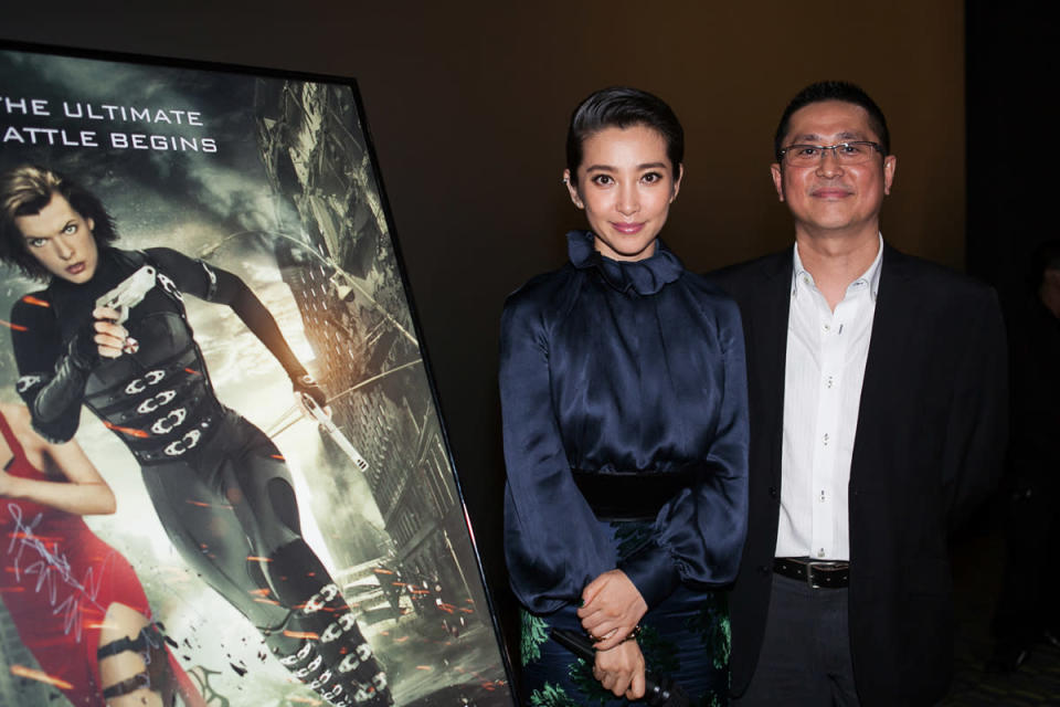 <p>It was Chinese actress <b>Li Bingbing</b>'s first appearance in Malaysia, but she received a superstar welcome nevertheless.</p> <p>The 39-year-old was in town recently to promote her latest movie, 'Resident Evil: Retribution', in Sunway Pyramid on Friday. Li, who plays zombie killer Ada Wong in the popular movie series, stars alongside Milla Jovovich in the latest instalment.</p>