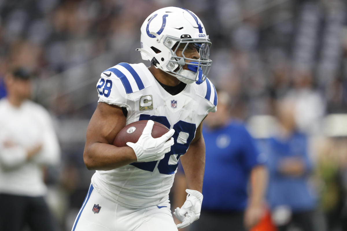 Colts' Jonathan Taylor remains absent from minicamp