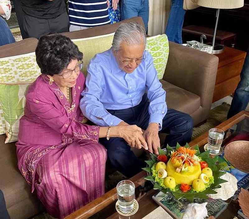 Tun Dr Mahathir Mohamad and his wife Tun Dr Siti Hasmah Mohd Ali celebrate their 64th wedding anniversary August 5, 2020. — Picture via Facebook/marina.mahathir