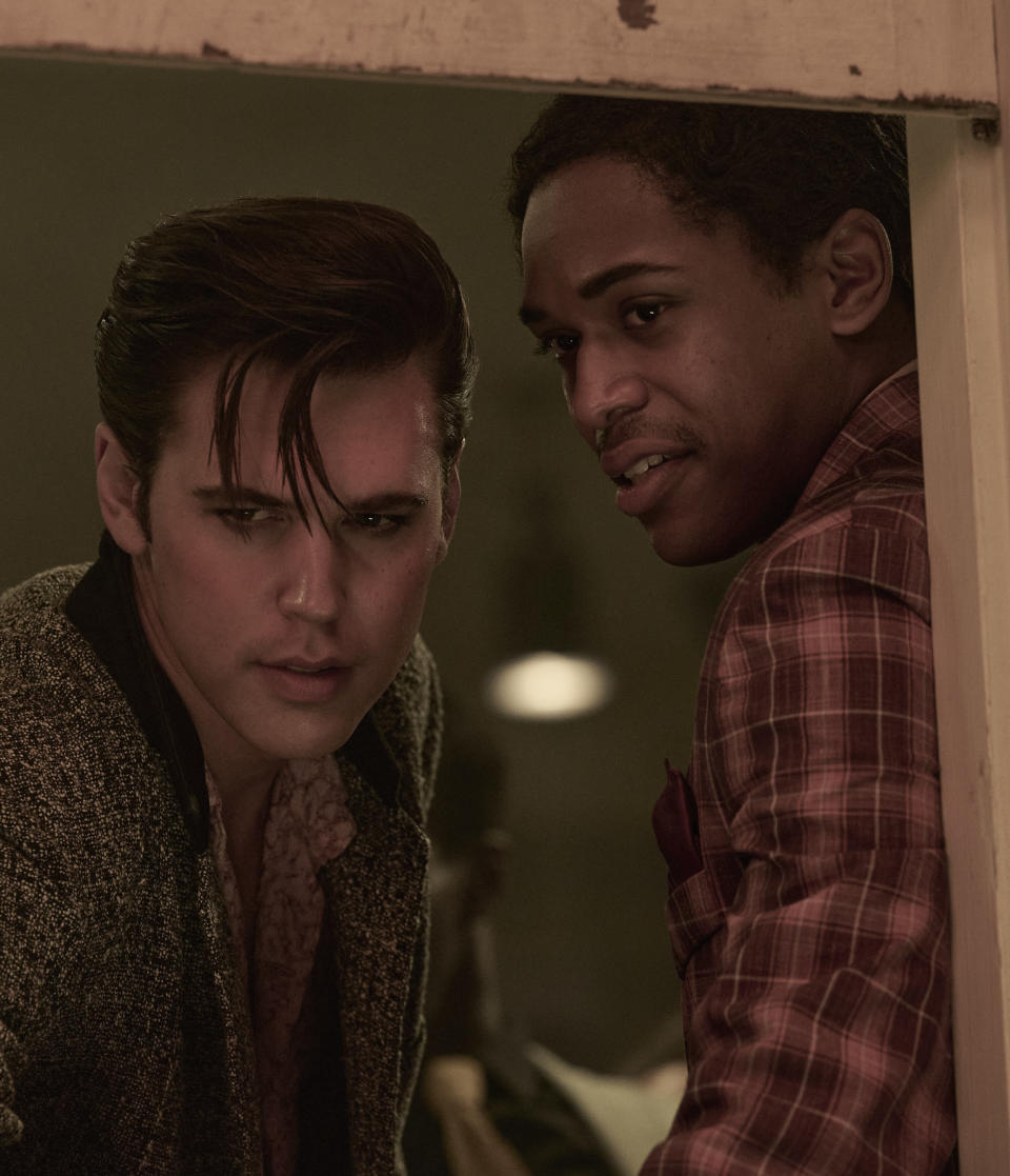 (L-r) AUSTIN BUTLER as Elvis and KELVIN HARRISON JR. as B.B. King in Warner Bros. Pictures’ drama “ELVIS,” a Warner Bros. Pictures release. (Kane Skennar)