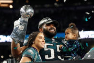 <p>Philadelphia Eagles’ Brandon Graham celebrates with his family and the Vince Lombardi Trophy after winning Super Bowl LII REUTERS/Kevin Lamarque </p>