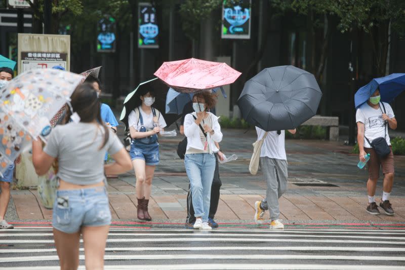 ▲強颱軒嵐諾解除陸警！下半天雨勢趨緩。（圖／記者葉政勳攝，2022.09.03）