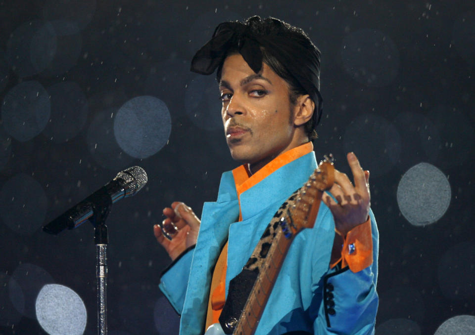 Prince performs during the halftime show of the NFL's Super Bowl XLI football game between the Chicago Bears and the Indianapolis Colts in Miami, Fla., Feb. 4, 2007. (REUTERS/Mike Blake)