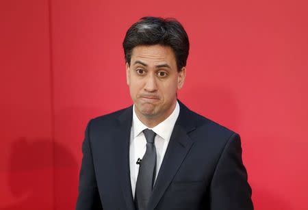 Britain's opposition Labour party leader Ed Miliband addresses an audience during a campaign stop in Manchester, northern England, in this April 21, 2015 file photo. REUTERS/Andrew Yates