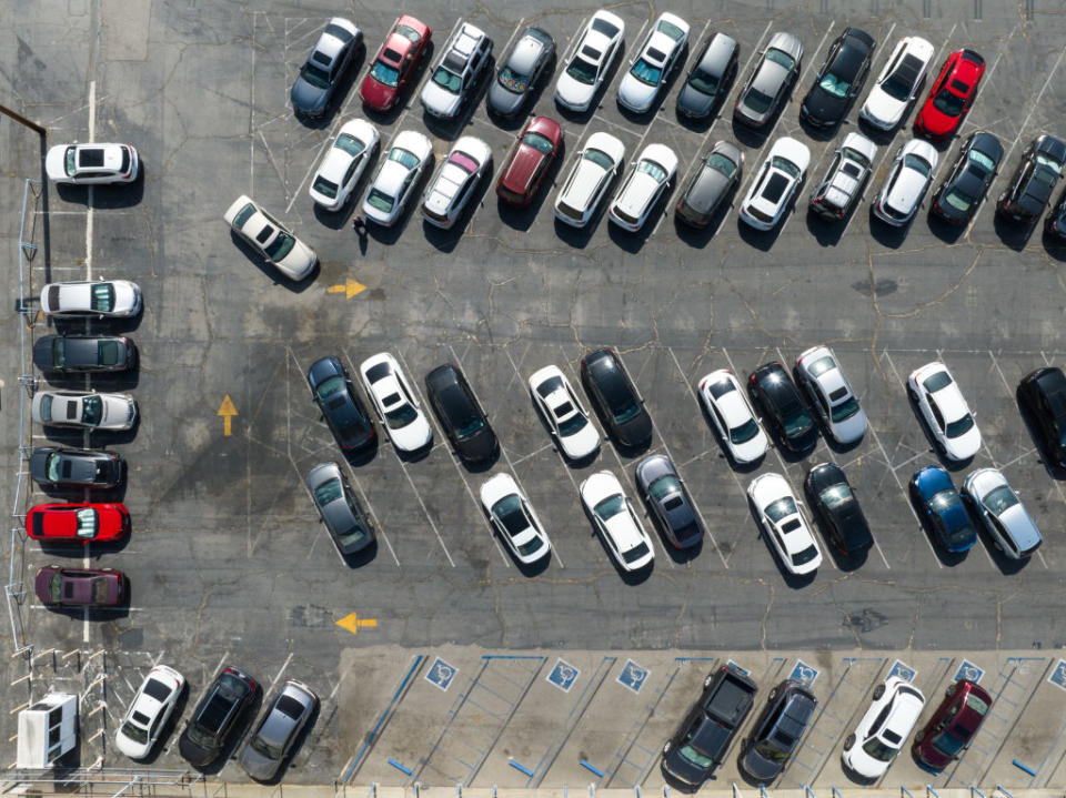 Aerial view of vehicles at a parking lot on August 26, 2022 in Los Angeles, California.<span class="copyright">Qian Weizhong—VCG/Getty Images</span>