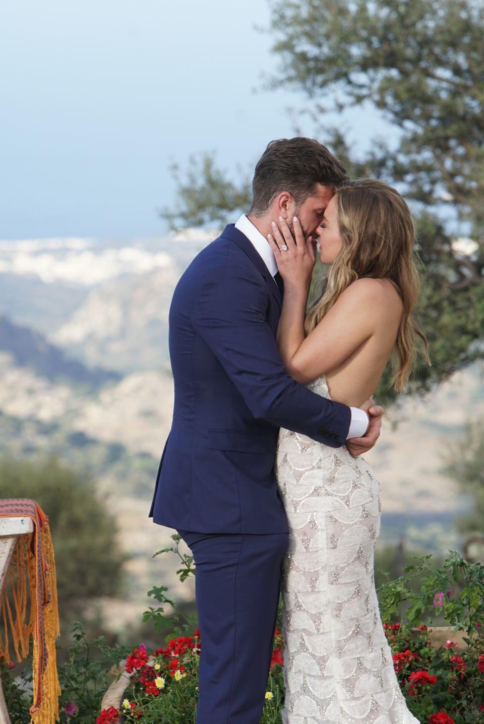 <p>I think we all can agree that Jed Wyatt was not there for the right reasons, and Hannah Brown deserved better. But the man knows how to pick a ring. He selected a beautiful <a href="https://people.com/style/guess-the-bachelorette-couple-from-the-engagement-ring/?slide=7185893#7185893" rel="nofollow noopener" target="_blank" data-ylk="slk:oval-shaped stone;elm:context_link;itc:0;sec:content-canvas" class="link ">oval-shaped stone</a> with a halo of diamonds surrounding it, which weighed three carats. <a href="https://people.com/tv/bachelorette-hannah-brown-on-jed-wyatt-breakup/" rel="nofollow noopener" target="_blank" data-ylk="slk:Hannah broke up with Jed;elm:context_link;itc:0;sec:content-canvas" class="link ">Hannah broke up with Jed</a> on her season finale after she found out he had a girlfriend while on the show.</p>