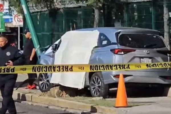 camioneta en la que atacaron a un hombre y tres menores de edad frente a una escuela de cholula, puebla