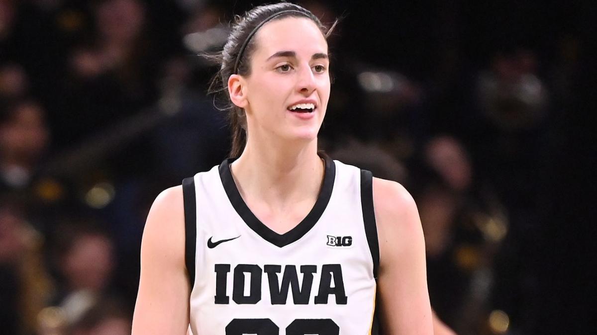 Caitlin Clark sets NCAA women’s basketball scoring record in style vs. Michigan