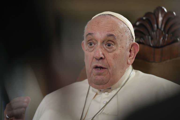 El papa Francisco durante una entrevista con The Associated Press en el Vaticano, el martes 24 de enero de 2023