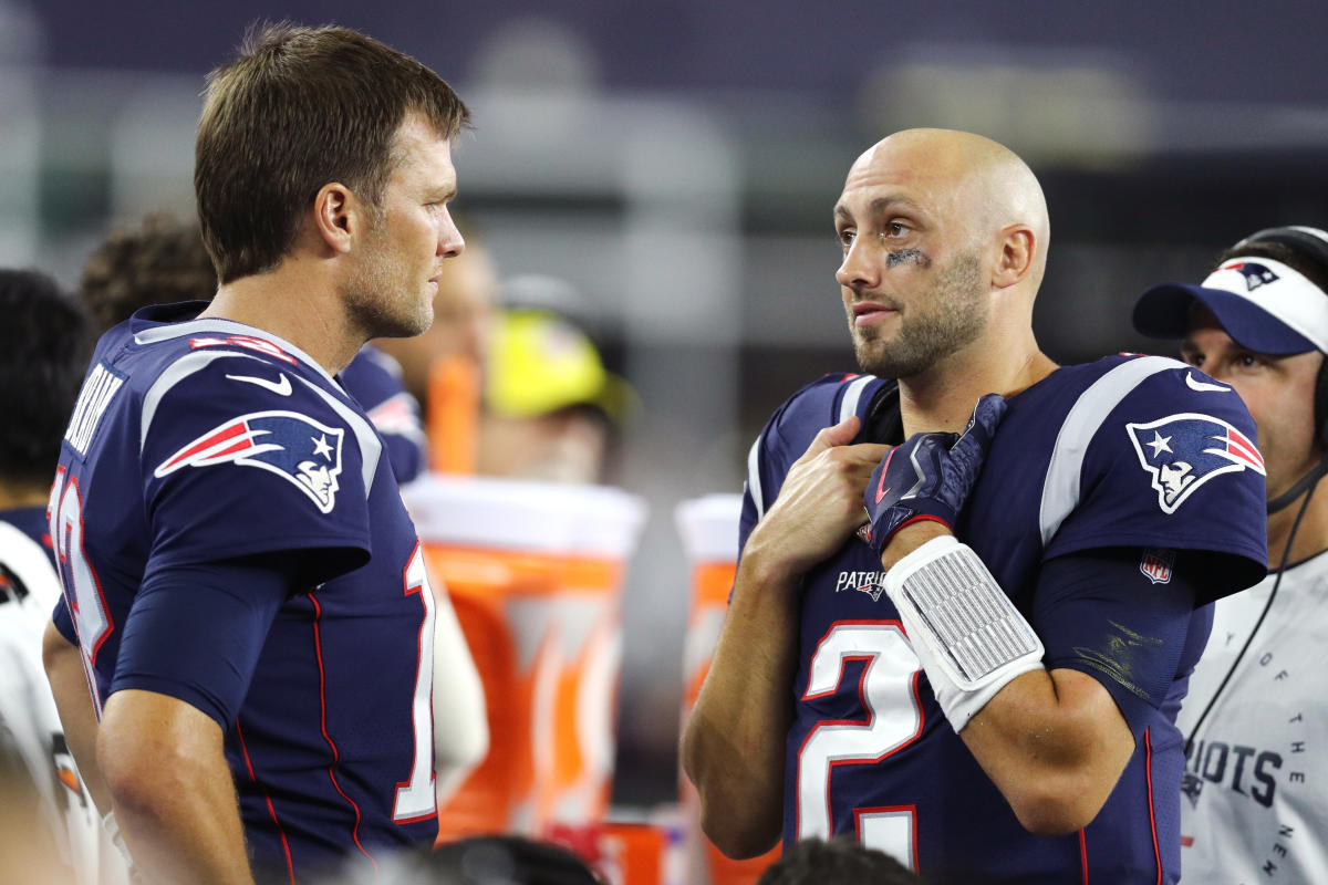 Report: Patriots bringing back quarterback Brian Hoyer