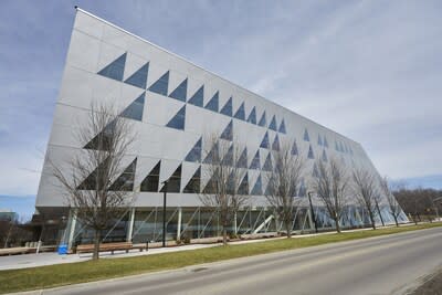 The School of Continuing Studies building on the York University Keele campus (CNW Group/York University School of Continuing Studies)