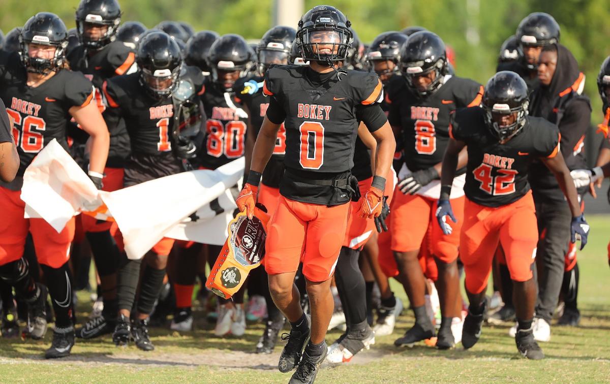 Bronc Football Playoff Preview / Rams on the Road to Lyman for