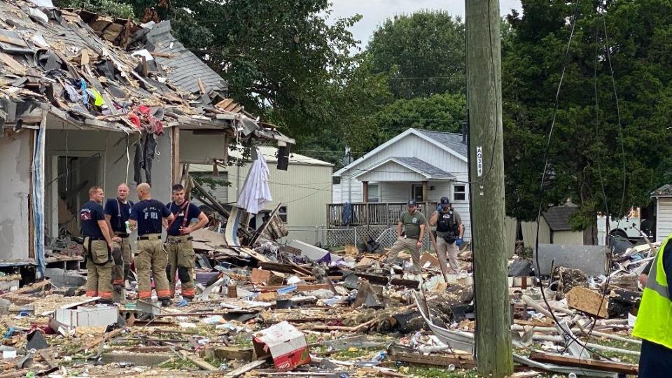 爆炸現場滿地都是噴飛的房屋碎片。（圖／翻攝自Mayor Lloyd Winnecke 推特 @MayorWinnecke）