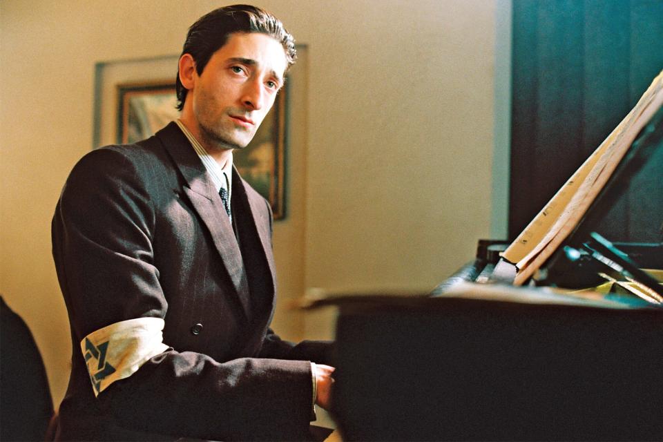 THE PIANIST, (aka LE PIANISTE), Adrien Brody, 2002. ©Focus Features/courtesy Everett Collection