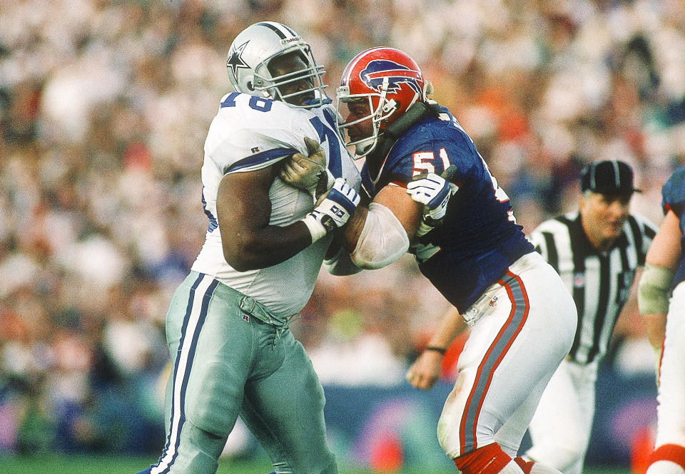 Buffalo Bills guard Jim Ritcher blocks Dallas Cowboys defensive tackle Leon Lett during Super Bowl XXVII at the Rose Bowl.